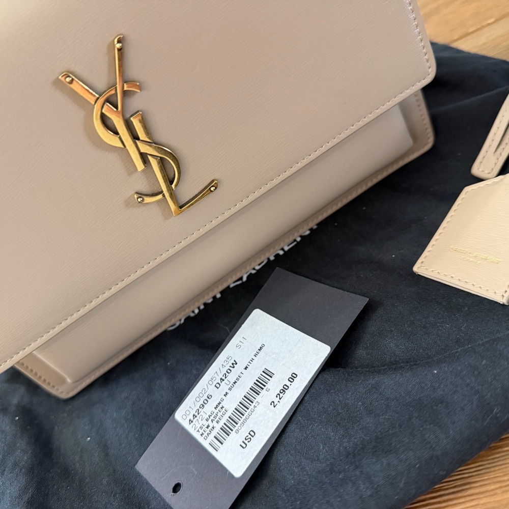 Saint Laurent Tan Leather Shoulder Bag with Gold Accents - Picture 7 of 8